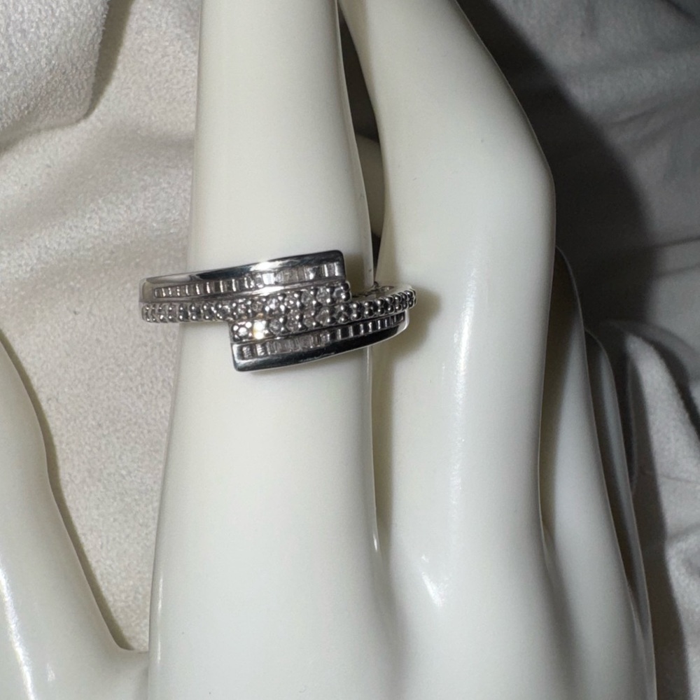 EUC Heng Ngai 925 Sterling & Diamond MOM Ring, size 7